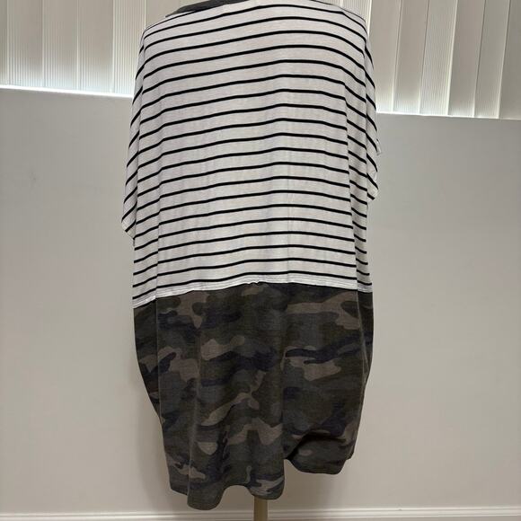 New!  Hopely Woman's White Striped Camouflage Women's Top Large - Picture 3 of 6